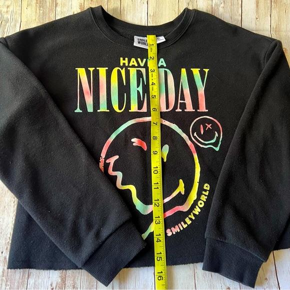 Smiley World Have A Nice Day Sweatshirt - Picture 5 of 8